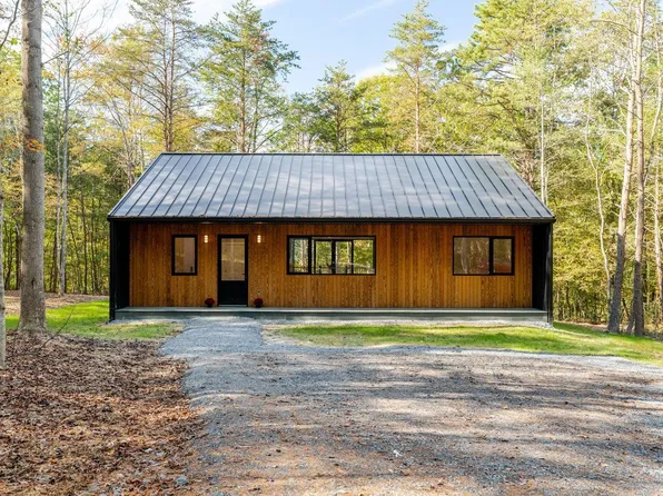 209 Beaver Rd, Basye, VA 22810