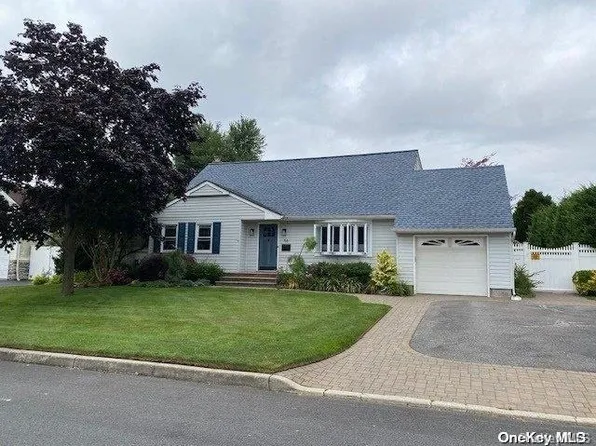 56 Washington Avenue, Islip Terrace, NY 11752
