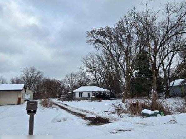 3200 Amelia Ave, Flushing, MI 48433