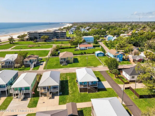 542 Woodward Ave, Gulfport, MS 39501
