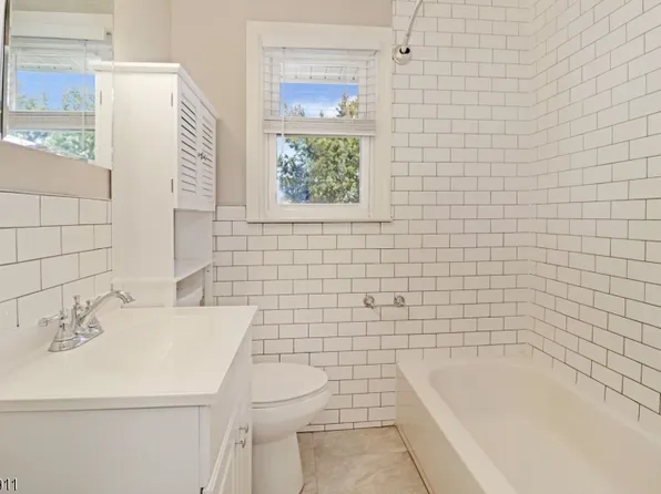 527 Wills Rd, Roxbury Twp., NJ 07850