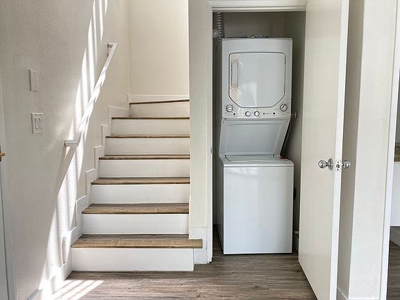 4th image of 2500 Abbot Kinney Blvd APT 29