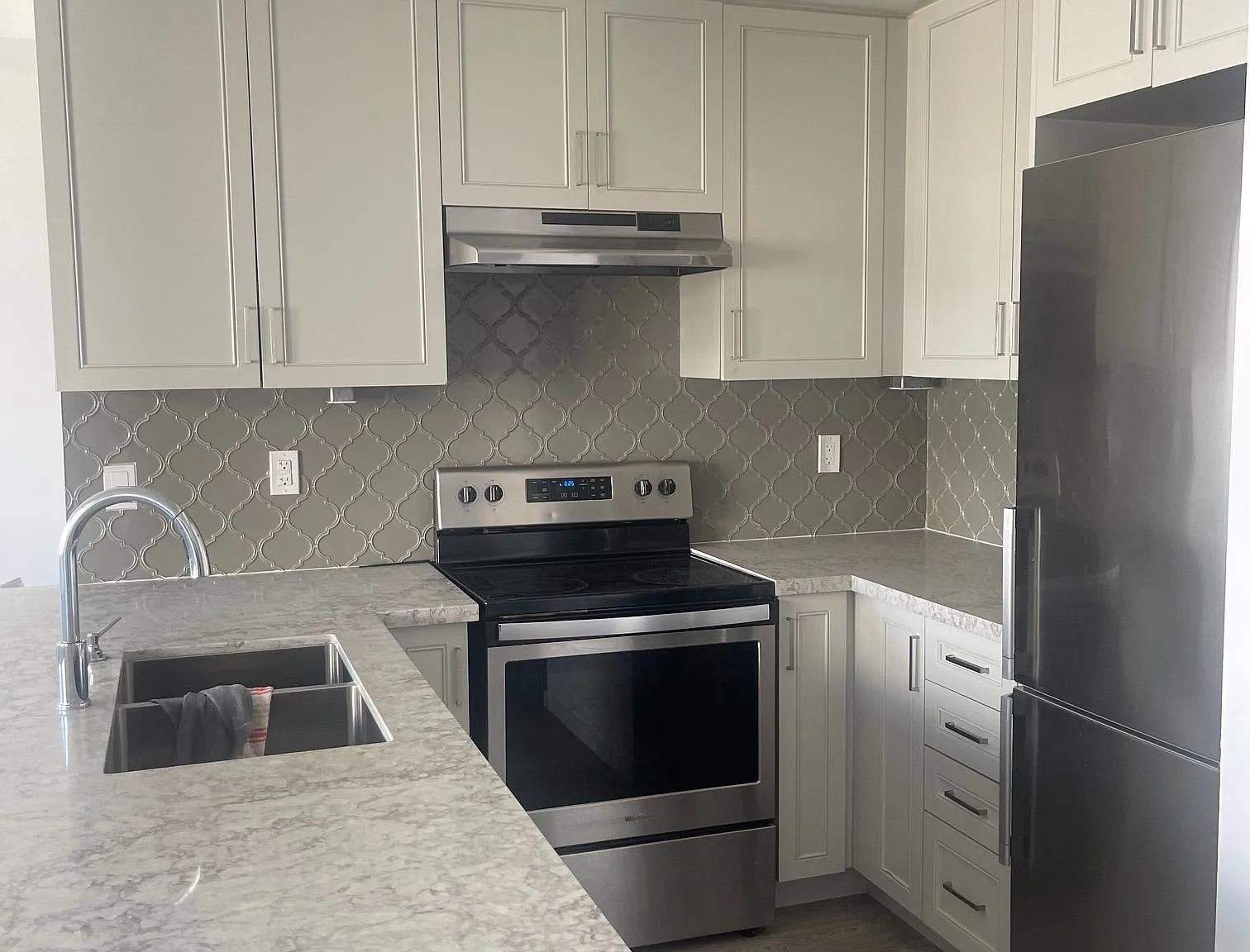 2 bed, $2,700 — Photo 1
