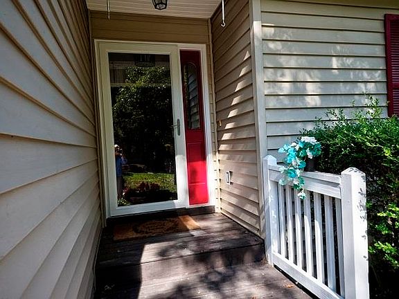 2nd image of 16 Rockwood Ln