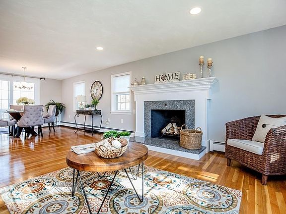 3rd image of 35 Oakmeadow Ln