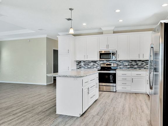 3rd image of 247 Arbor Ln