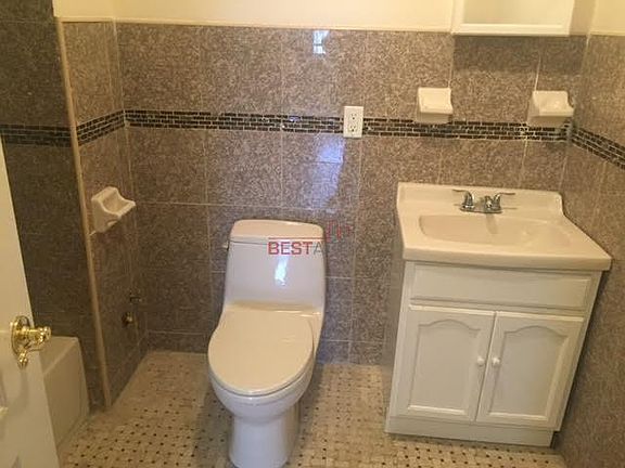 3rd image of 559 W 161st St APT 2R