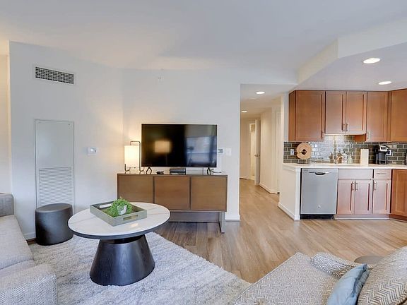 5th image of 3444 Fairfax Dr #22201-2-ID1013163P
