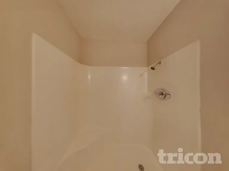 7326 Glen Trl — Photo 9