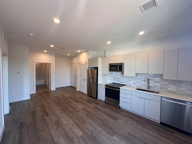 959 Dorchester Ave #404 — Photo 4