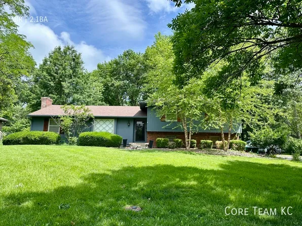 2308 W 104th St, Leawood, KS 66206