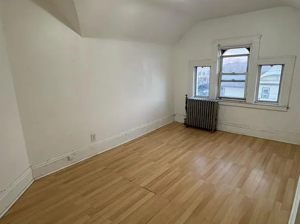 102-20 Remington Street image 4 of 7