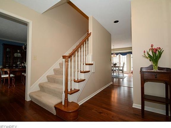 3rd image of 604 Williamsburg Dr