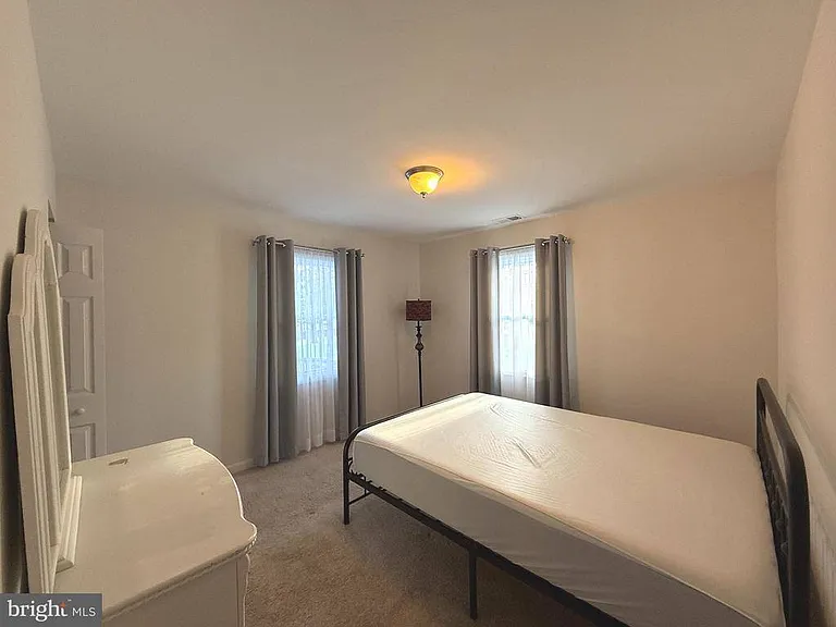 1238 Lakeview Pkwy — Photo 9