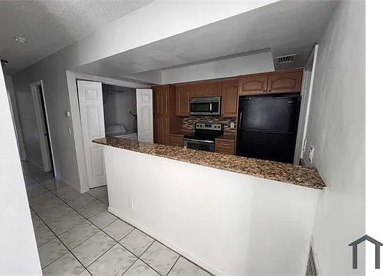 5 bed, $4,277 — Photo 2