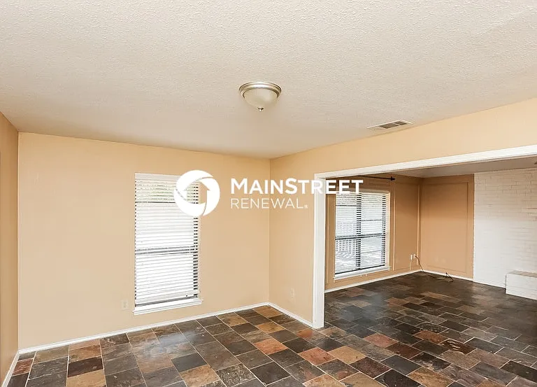 1003 Glenn Dr — Photo 4