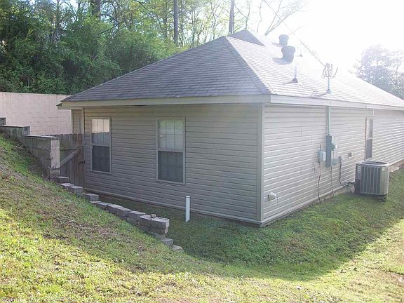 2nd image of 2911 Holt St