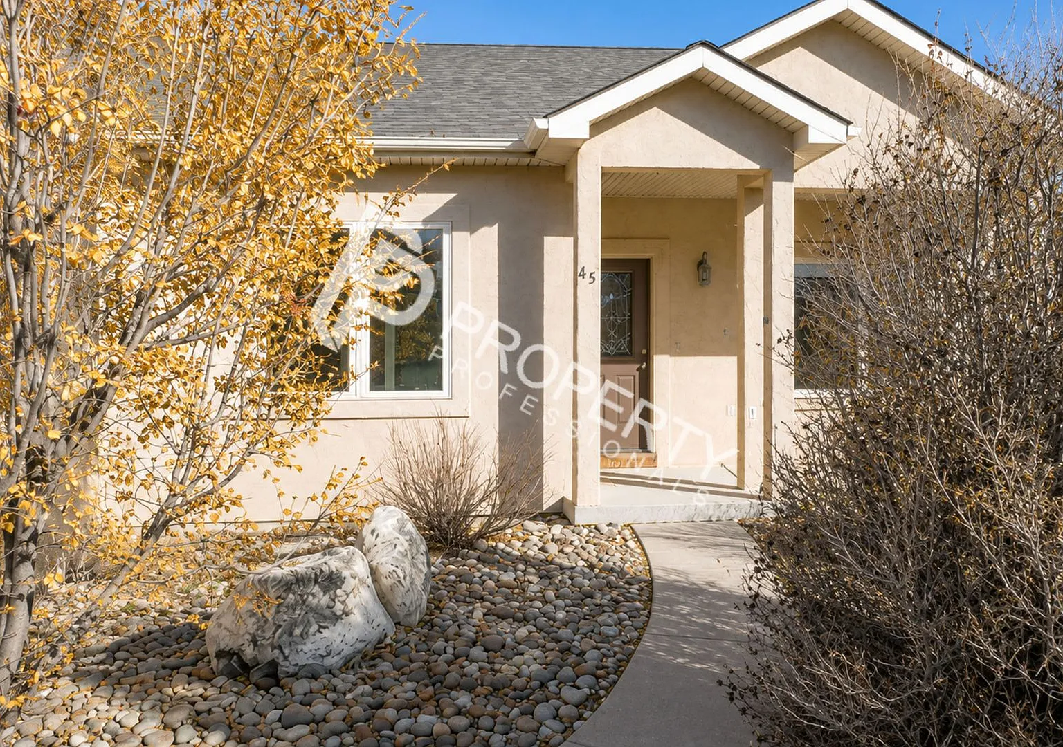 Single Level Battlement Mesa Home for Rent — Photo 2