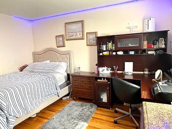 5th image of 77 Murray Ave #1