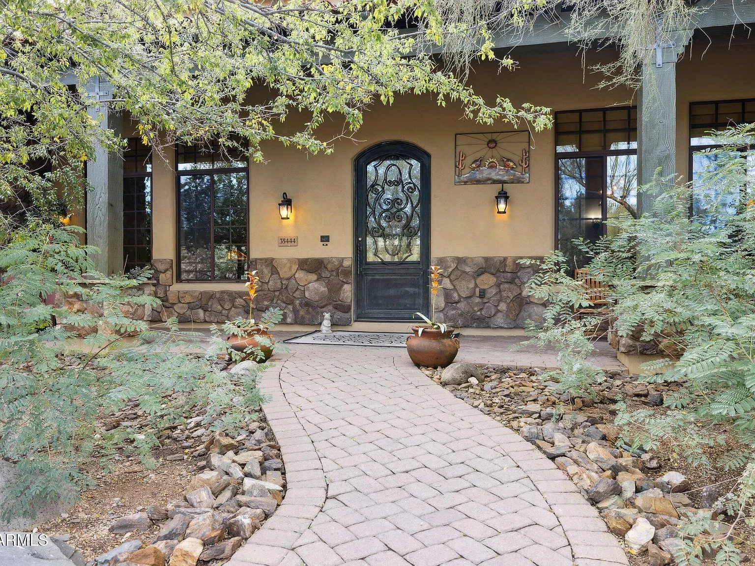 5 bed, 6.0 bath, 5777 sqft, $10,000 — Photo 2