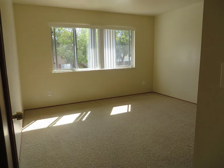433 Vasquez Ct #4 — Photo 12