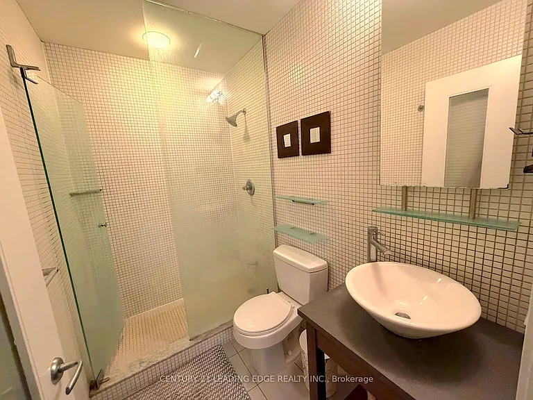 8 Colborne St #2202 — Photo 8