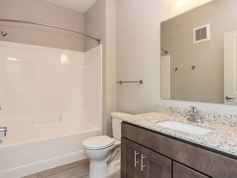 2 bd, 2 bt
D Unit - Corner 2 bd, 2 bt
D Unit - Corner