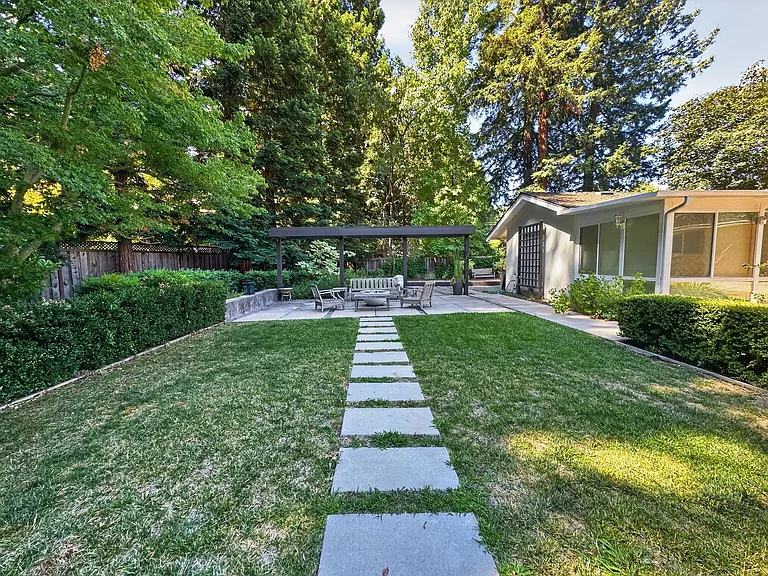 3221 Lunada Ln — Photo 47