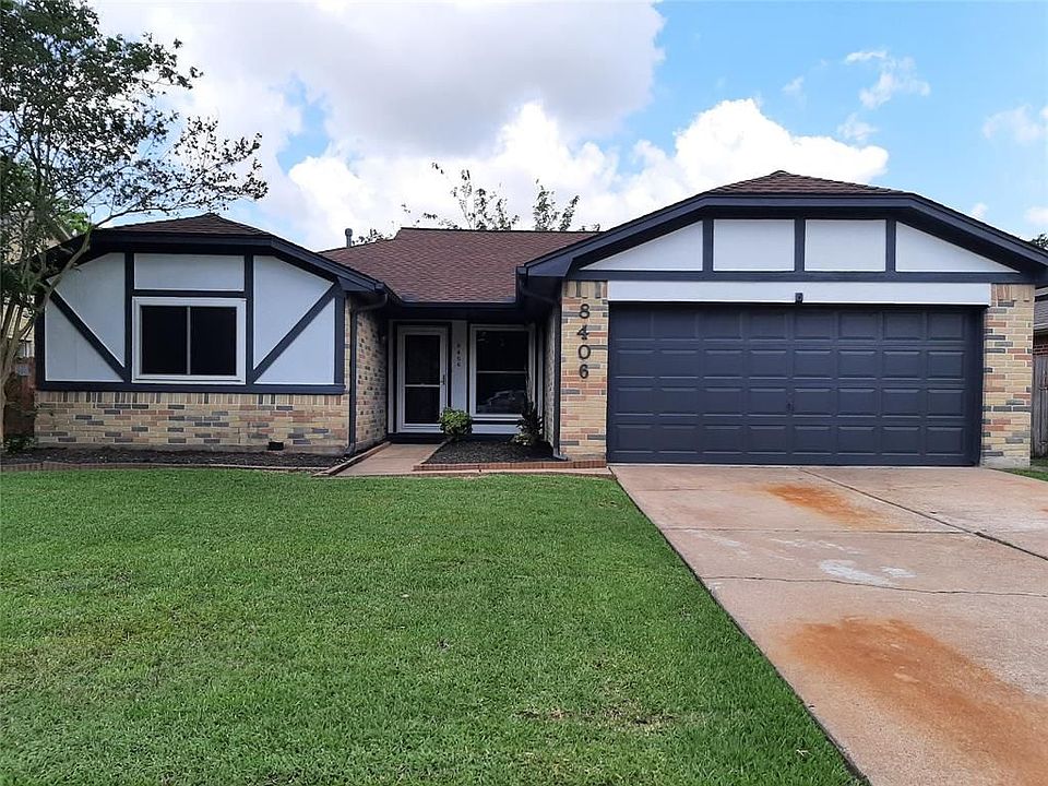 1st image of 8406 Woodland Willows Dr