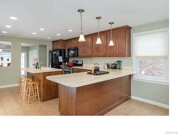 5th image of 173 Burbank Dr