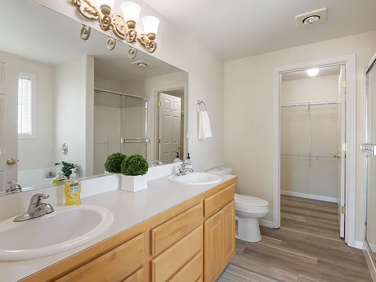 9104 Jersey Dr — Photo 32
