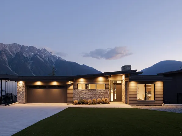 7681 Cerulean Dr, Pemberton, BC V0N 2L3