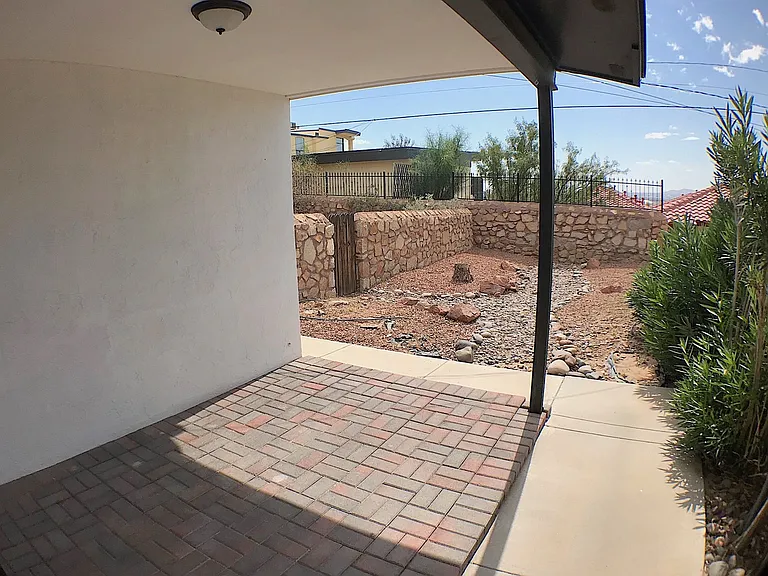 2418 Pittsburg Ave — Photo 24