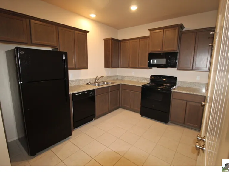 1705 Montell St #A — Photo 6
