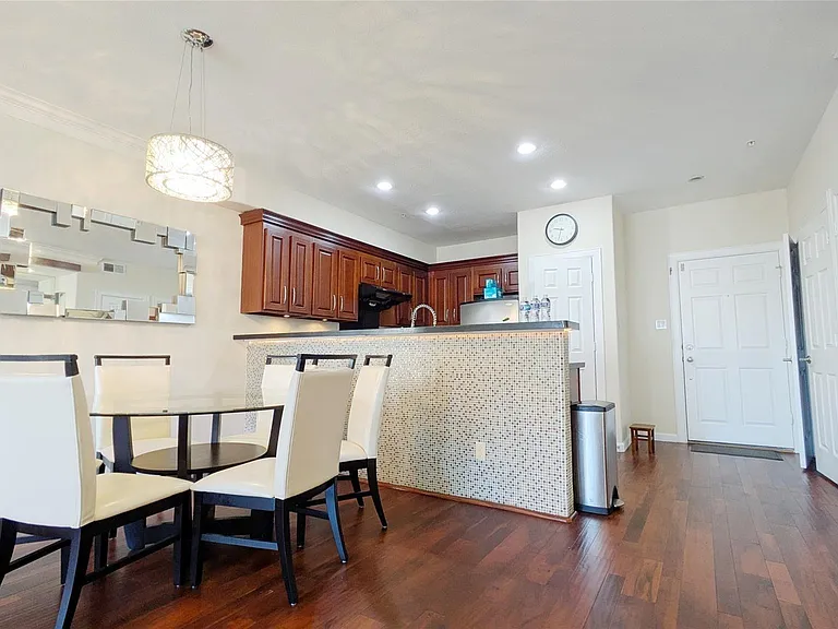 6611 W Sam Houston Pkwy S #2G — Photo 4