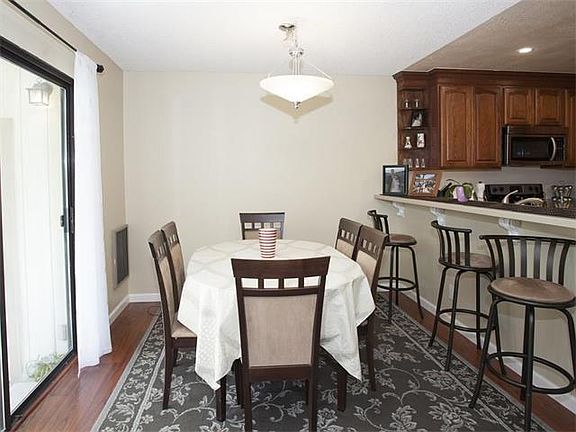 4th image of 187 Sunwood Meadows Pl