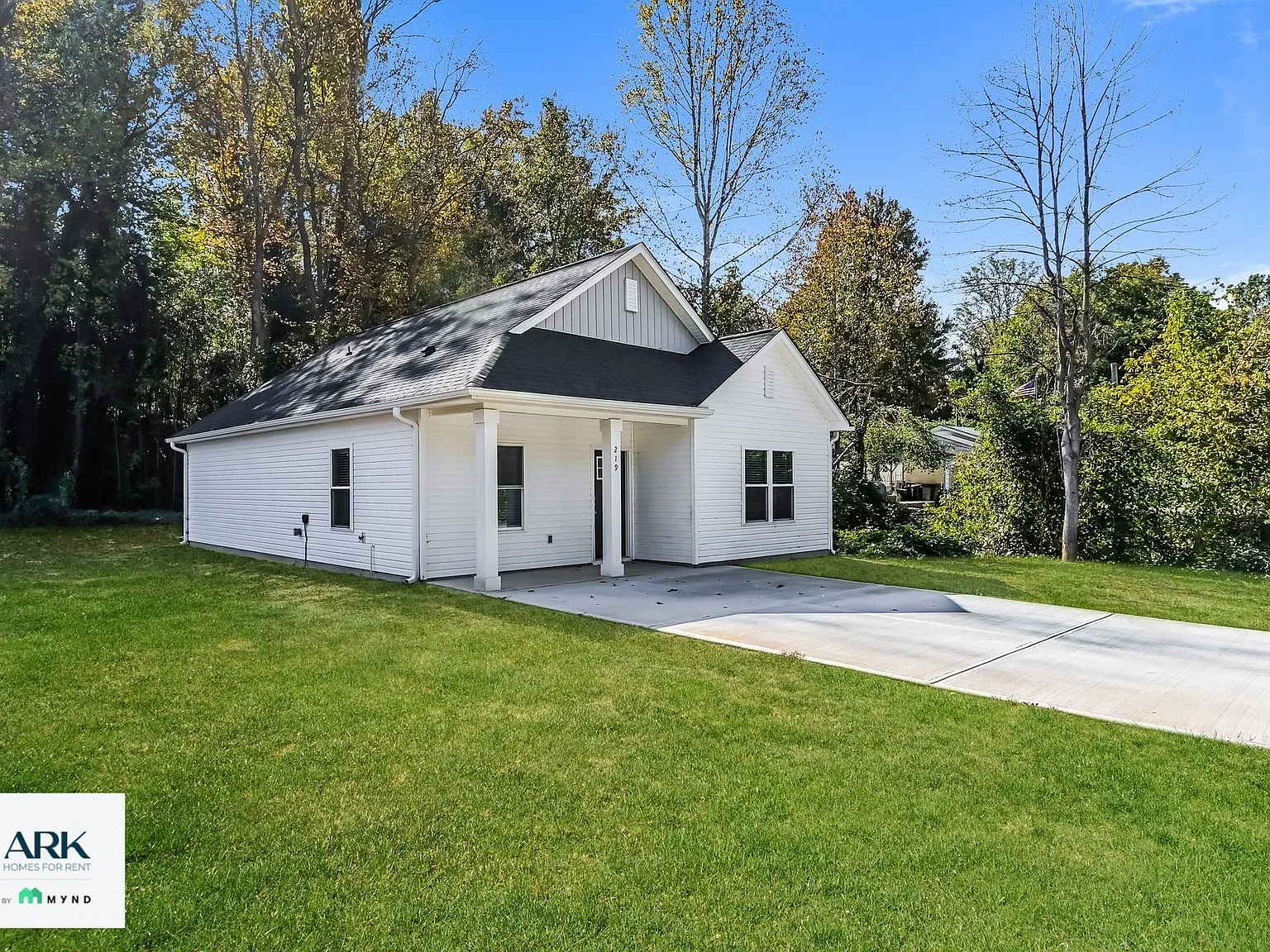 3 bed, 2.0 bath, 1244 sqft, $1,675 — Photo 3