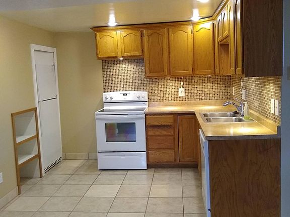 4th image of 2771 S Lake St #2