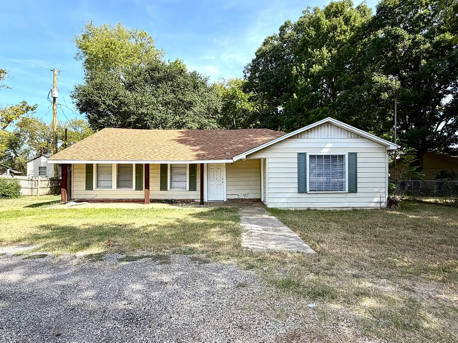 3 bed, 1460 sqft, $1,550 — Photo 1