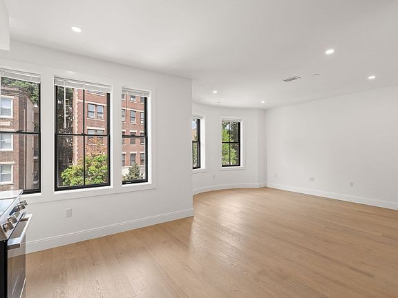 4th image of 32 Orkney Rd #2