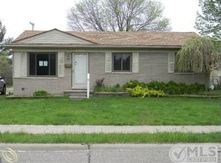 27283 Groveland St, Roseville, MI 48066