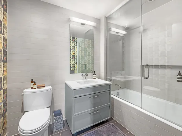 160 East 22nd Street image 9 of 11