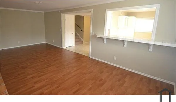 17804 Tamcliff Ave — Photo 2