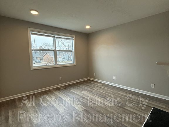 4th image of 3104 Brickdale Ln #B
