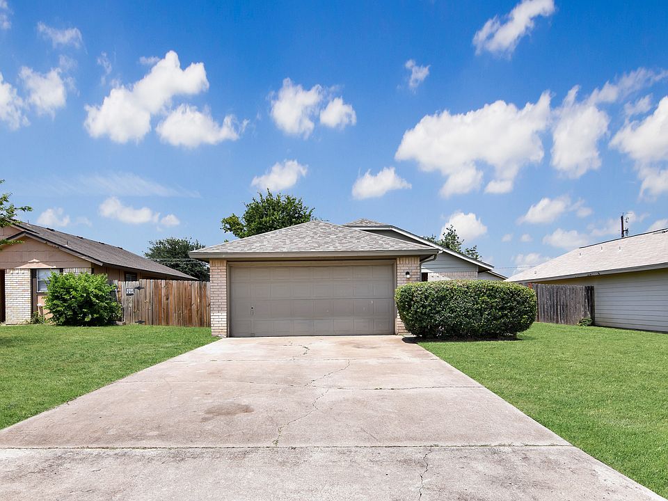 1st image of 2207 Creekwood Dr