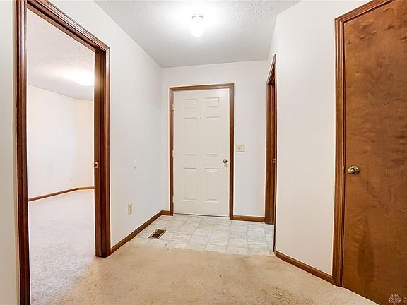 4th image of 283-285 Woodlawn Dr