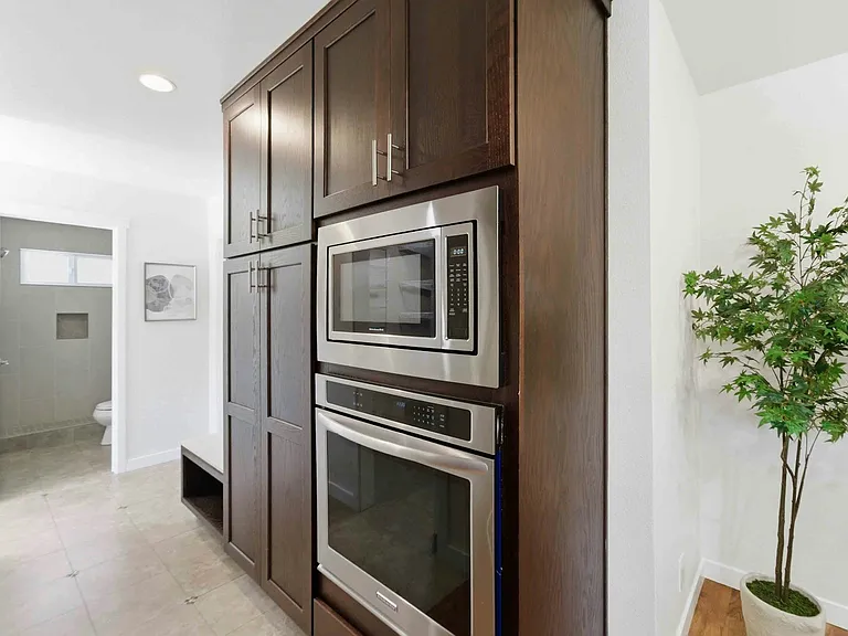 313 N Milton Ave — Photo 12