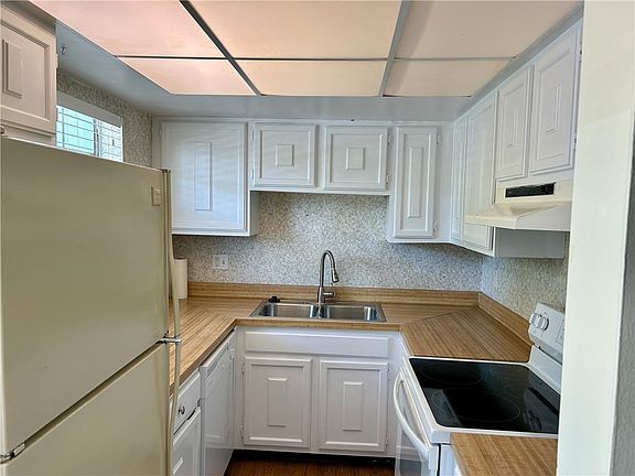 4th image of 1901 Indian River Blvd #205D
