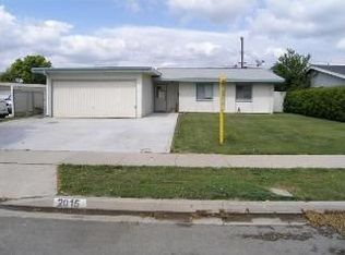 2015 10th St, La Verne, CA 91750