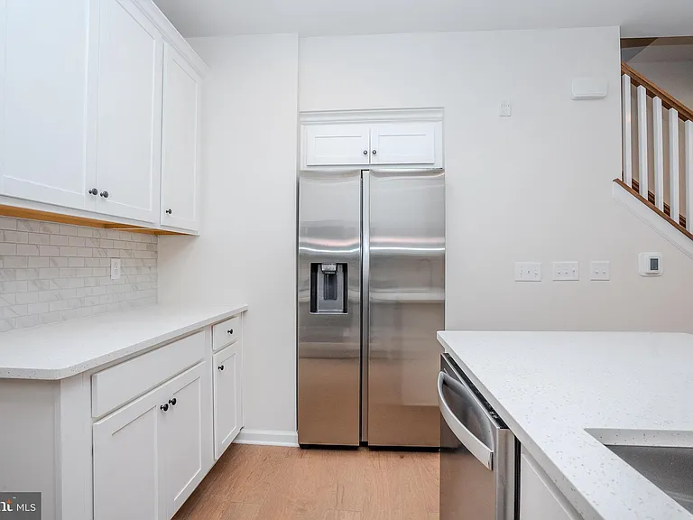 507 Reading Ct — Photo 12